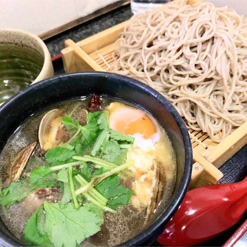 ペペロン風あさりつけそば温玉付き(à la 麓屋 （あら ふもとや）)