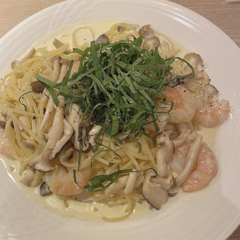 エビとキノコの生クリームソース(スパザウルス - パスタ)