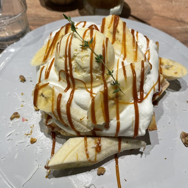 キャラメルバナナワッフル(en)