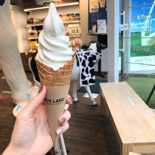 渡辺体験牧場 牛のおっぱいソフトクリーム(MILKLAND HOKKAIDO→TOKYO　ミルクランド北海道)