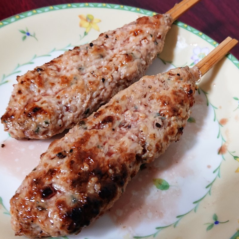 つくね(炭火串焼き どまん中)