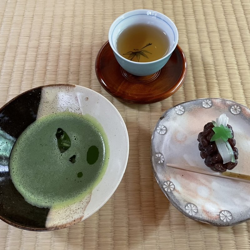 呈茶一服(茶室 嚶鳴庵)