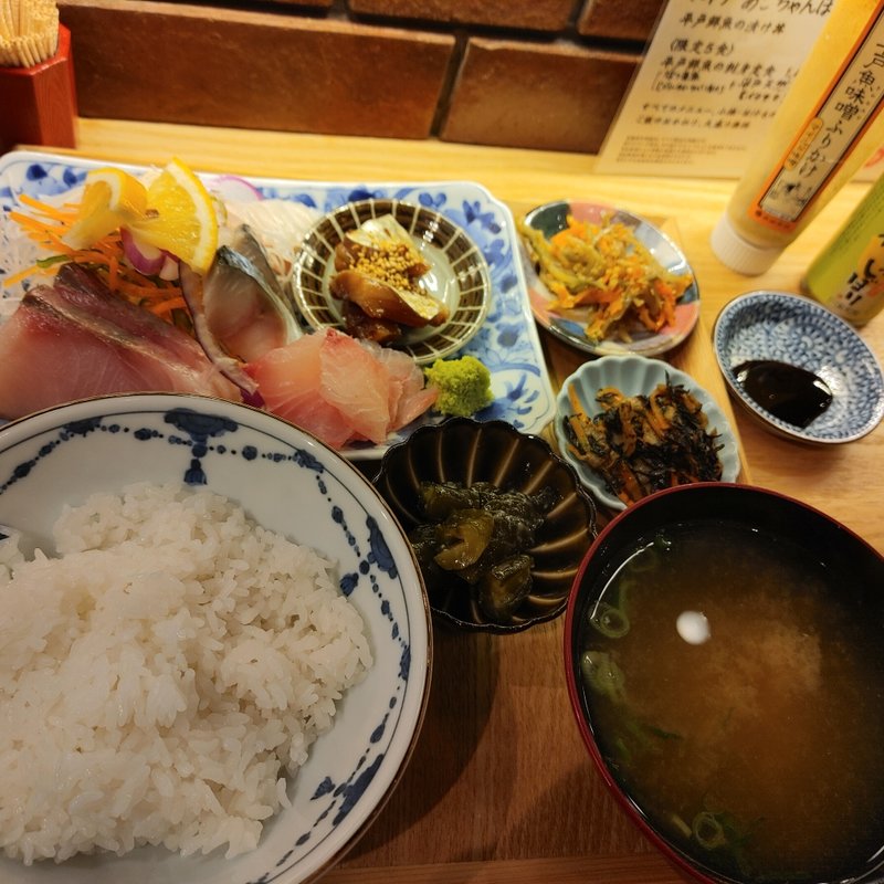 お刺身定食(おばんざいと串と酒 平戸からありがとう)