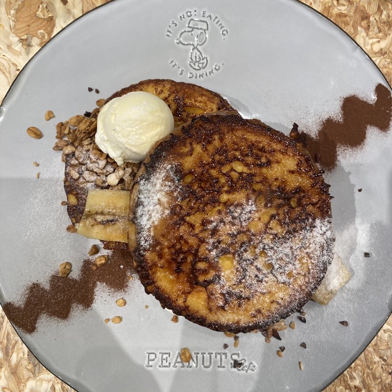 チャーリーブラウンのフレンチトースト(PEANUTS Cafe SUNNY SIDE kitchen ピーナッツ カフェ サニーサイドキッチン)