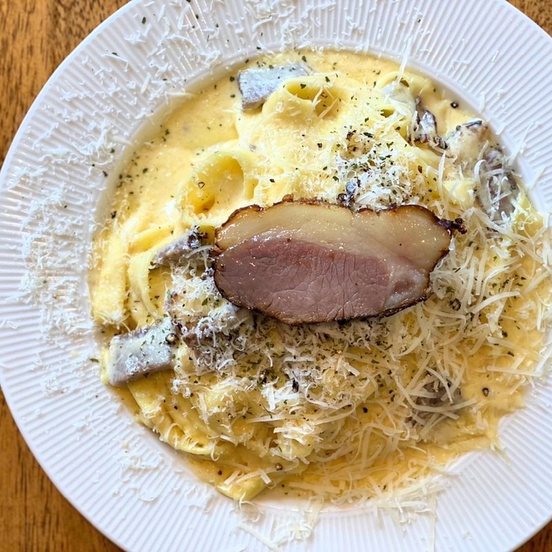 いのししのカルボナーラ(early sun（アーリーサン）)