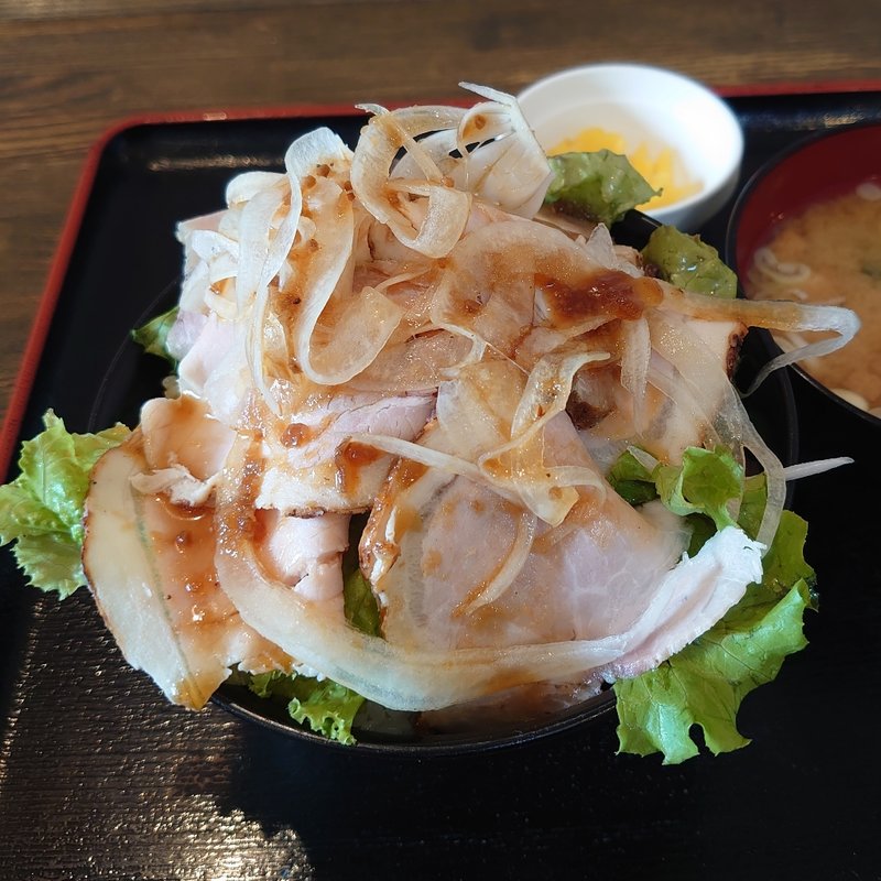 ローストポーク丼＋大盛り(下妻食堂 陽陽 )