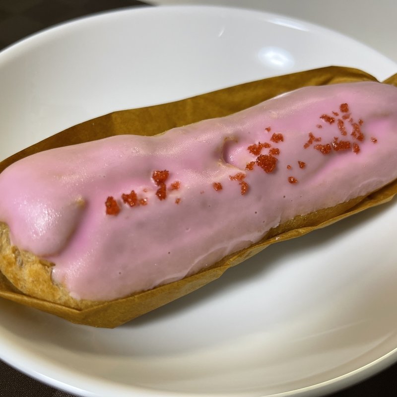 エクレア(いちご)(お城ちかくのタルト屋さん　PKIA)