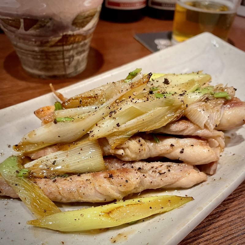 鶏せせりと白葱ナンプラー炒め(風乗りメリー)