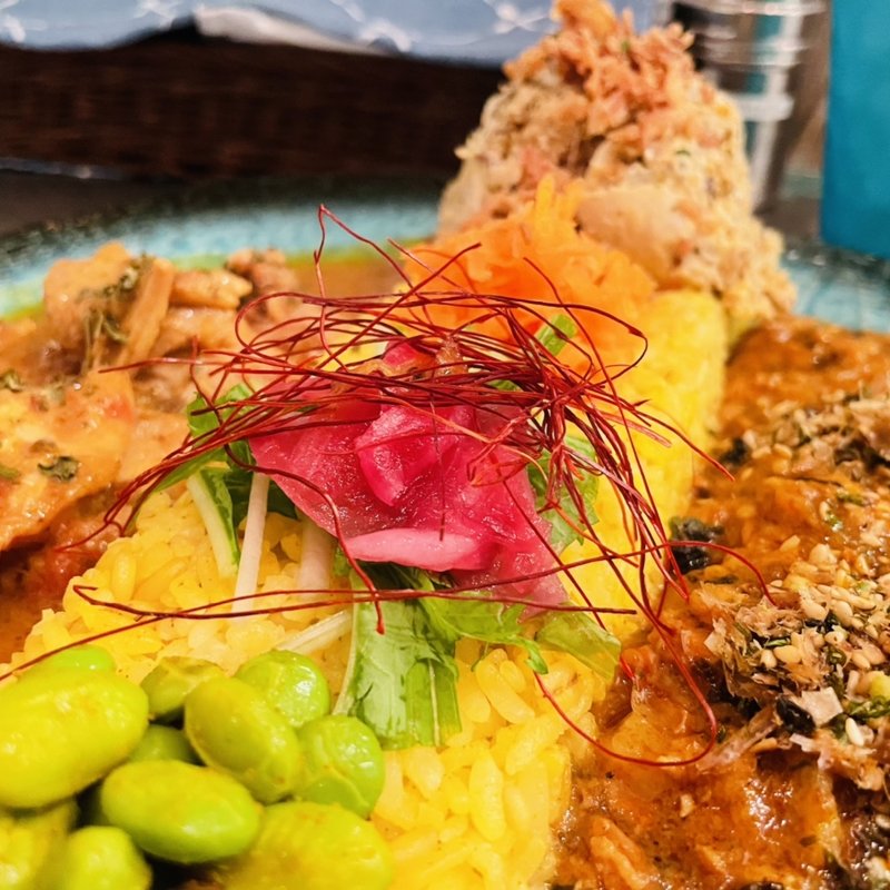 2種盛りカレー＋サバエッグ(スパイスカリー銀座半月)