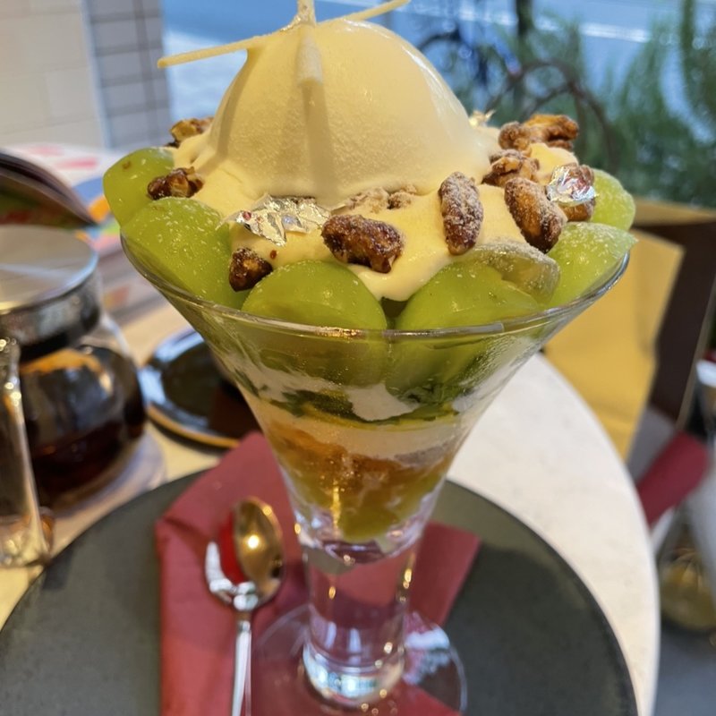 シャインマスカットパフェ(GAZTA)