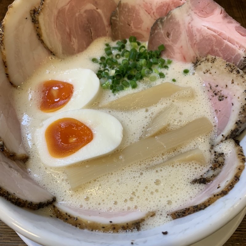 旨出汁鶏豚骨塩ラーメン(ラーメン家 みつ葉)