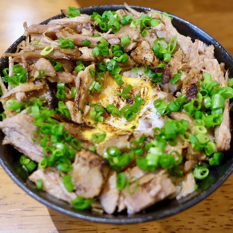 まかない炙りチャーシュー丼　ハーフ(貝と地鶏だしのらぁ麺 ちょろ)