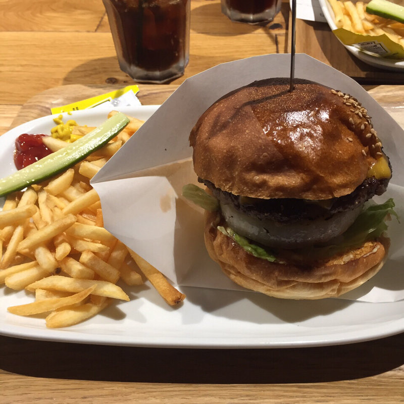 チーズバーガー(STADIUM CAFE)