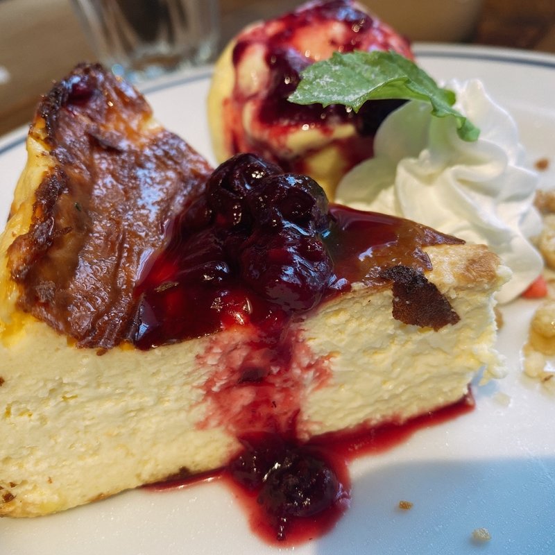 バスクチーズケーキ(イタメシヤ エイト)