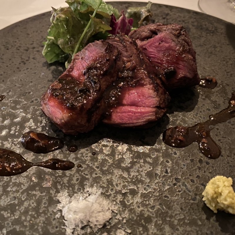 山形牛の紀州備長炭の炭火焼き (神戸牛炭火焼 ステーキ 銀座 Fun)