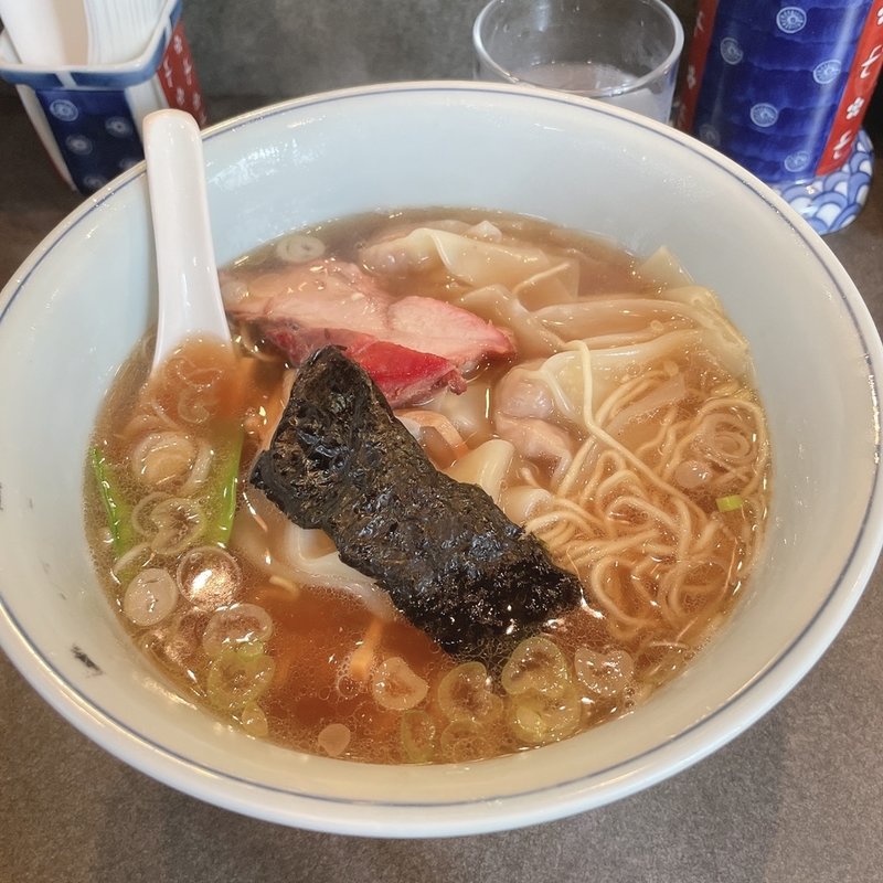ワンタンメン(支那そば めでた屋)