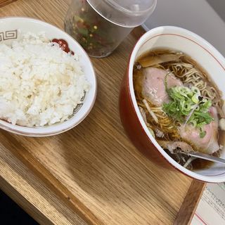 (ギョーザスタンドウーロン)