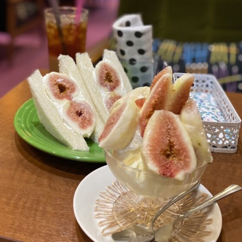 無花果のパフェ(チンクエチェント )