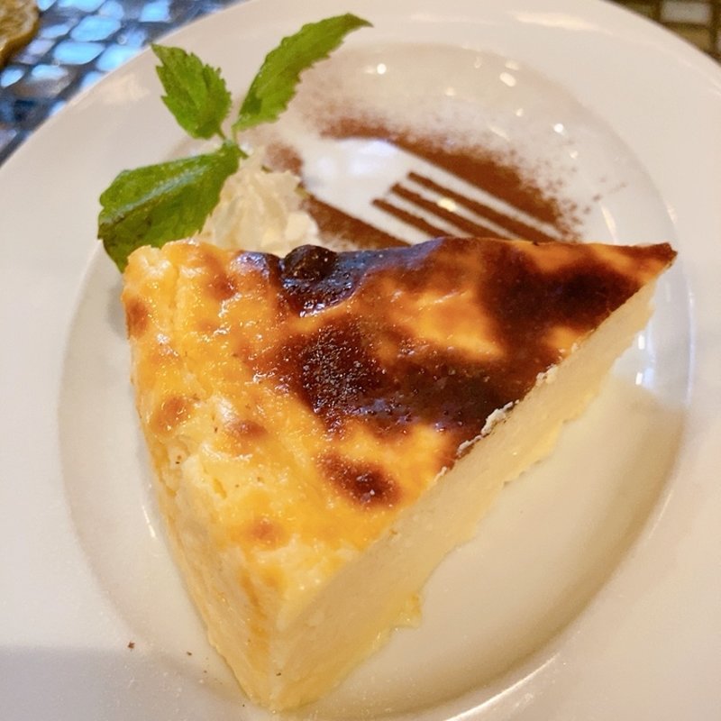 バスクチーズケーキ(路地裏のタパス　イシオカ )