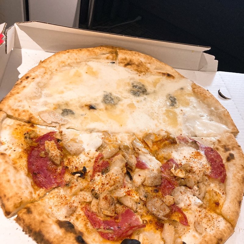 ピザ(サルヴァトーレ・クオモ アンド バール 千葉店 )