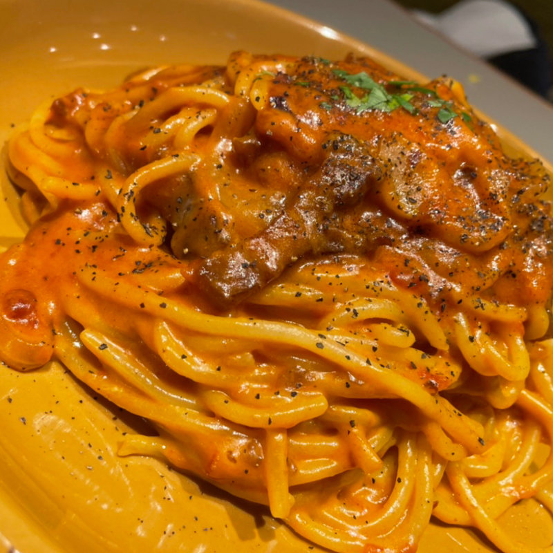 赤いカルボナーラ(Pasta Alba shonan)