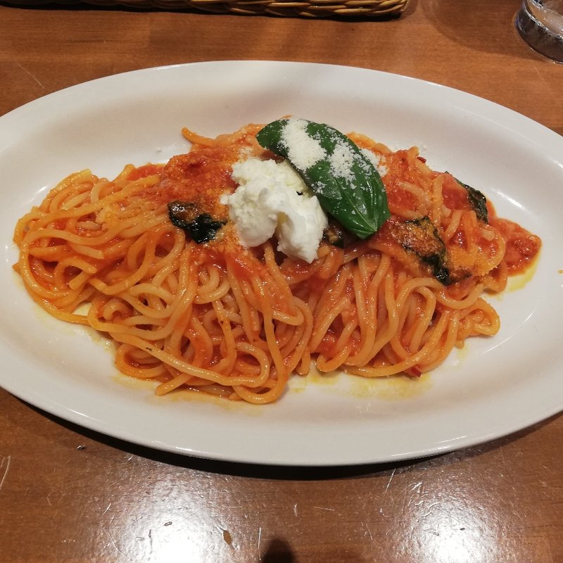 pasta al pomodoro(Pizzeria  Romano  e Marino)