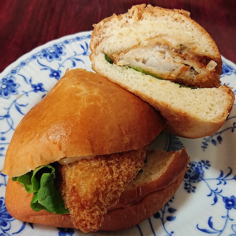 フィッシュフライバーガー(石窯焼きたてパン工房 マルエツ新川崎店)