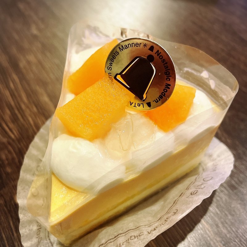 北海道赤肉メロンのショートケーキ(小樽洋菓子舗ルタオ 本店 （LeTAO）)
