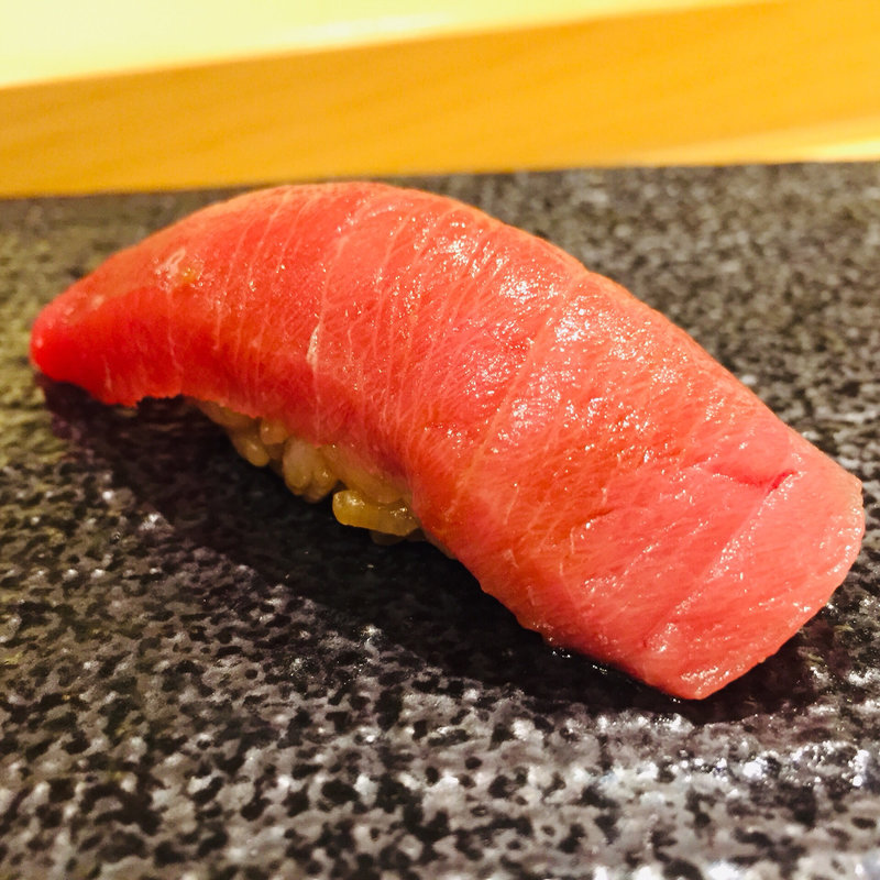 三宅島産本鮪の中トロ(鮨一)