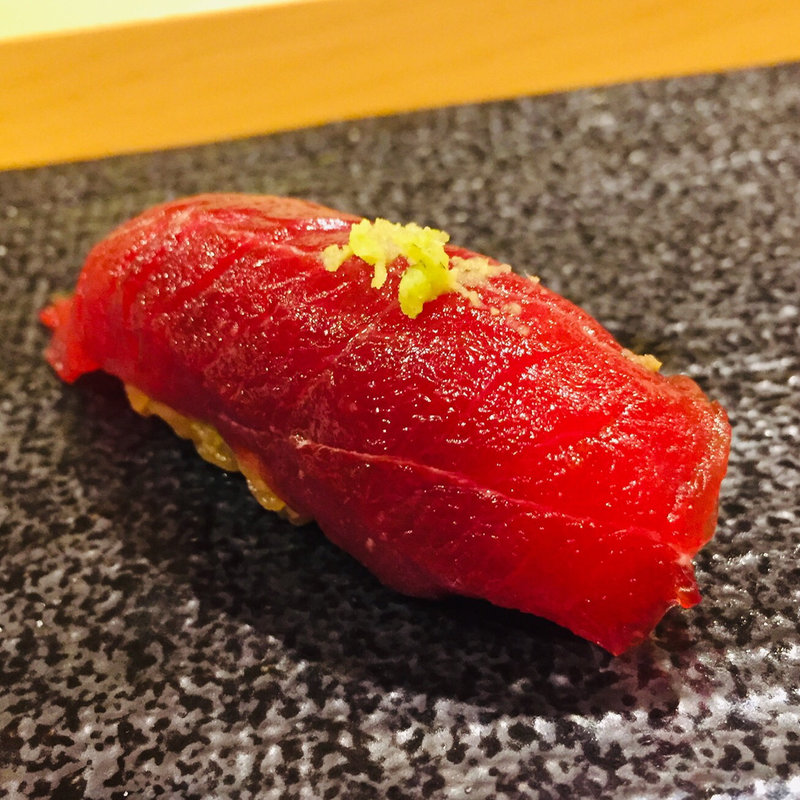 塩釜産 本鮪のヅケの握り(鮨一)