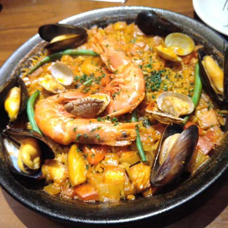 パエジャランチ(地中海バル サカグラ ボデガ)