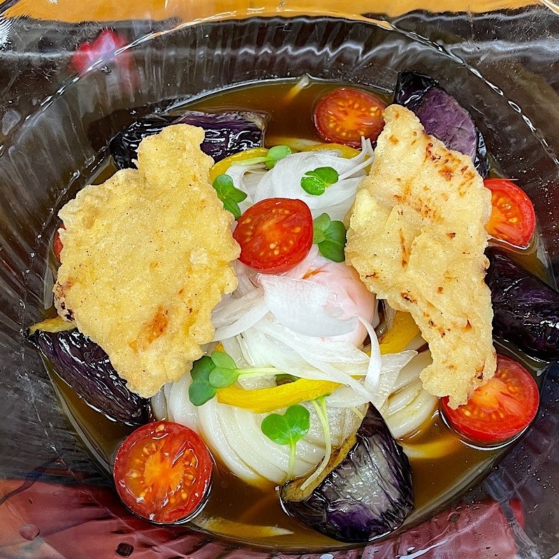 ハモと夏野菜の冷やし和レーうどん(手打ちうどん 紅屋)