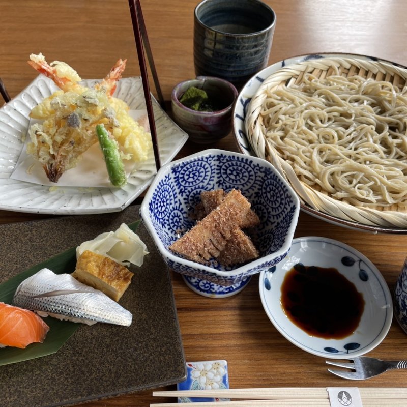 くつかけのそば膳(くつかけダイニング)