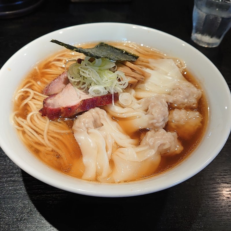 ワンタンメン（醤油）大盛り(支那ソバ　小むろ )