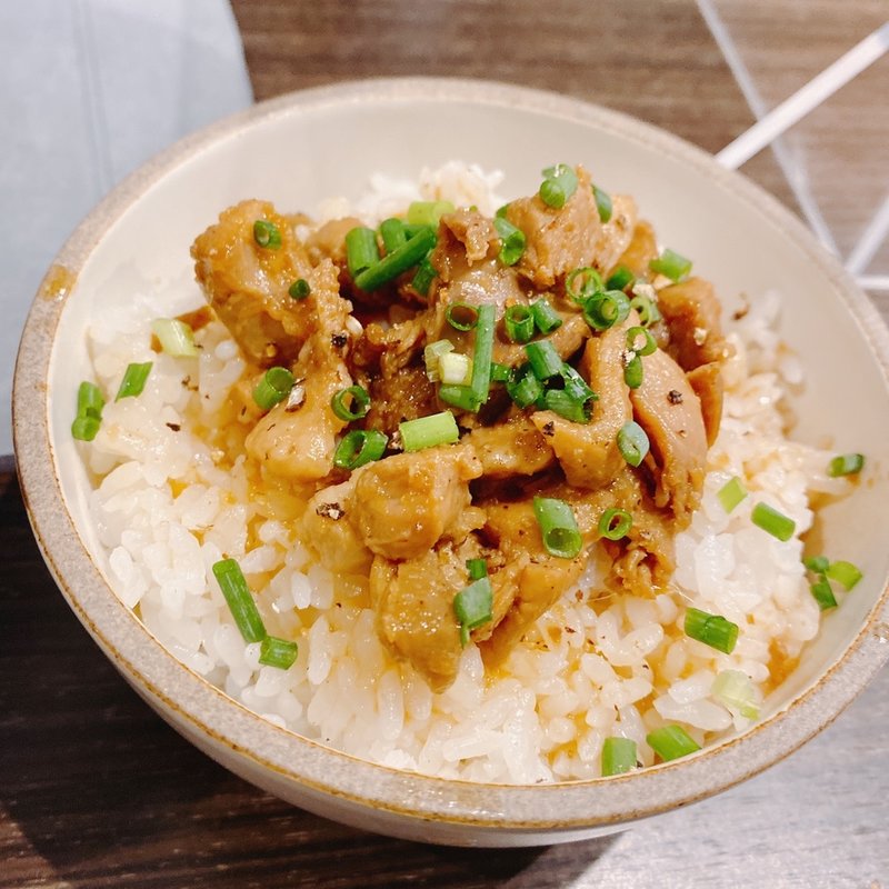 鴨ホルモン丼(麺麓menroku 南森町店)