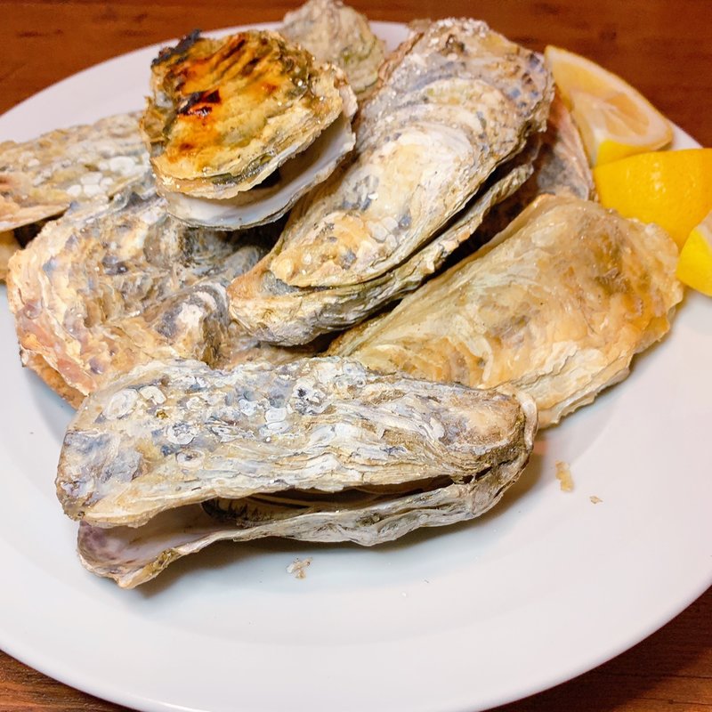 岩牡蠣入り8種盛り(Oyster Bar MABUI 広島駅前店)