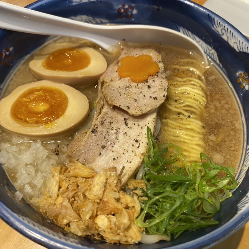背脂焦がし醤油そば＋味玉(なかご)