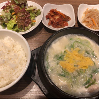 参鶏湯純豆腐チゲ定食(韓国料理KollaBo（コラボ）横浜みなとみらい店)