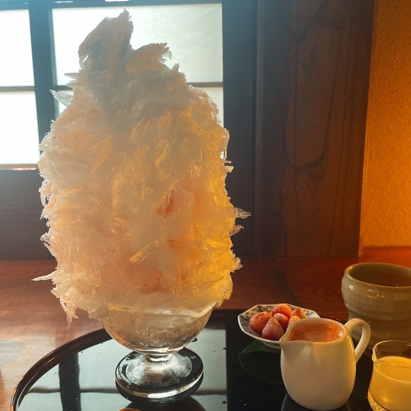 かき氷（あきる野産いちご）(甘味茶房 見世蔵久森)