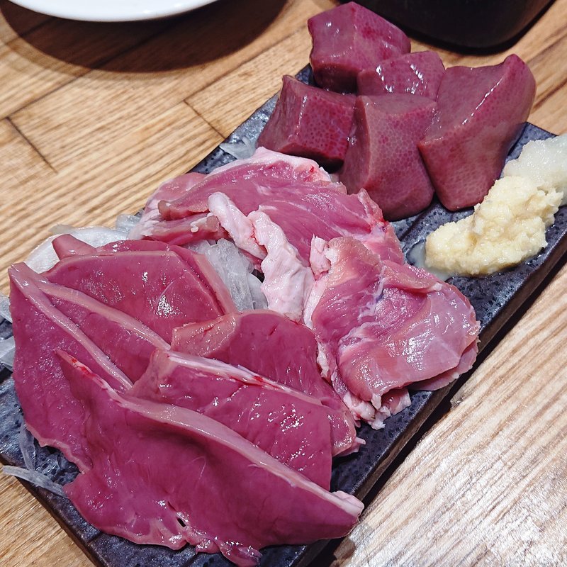 もつ刺し3点盛り(ぶた横丁 京急蒲田店)