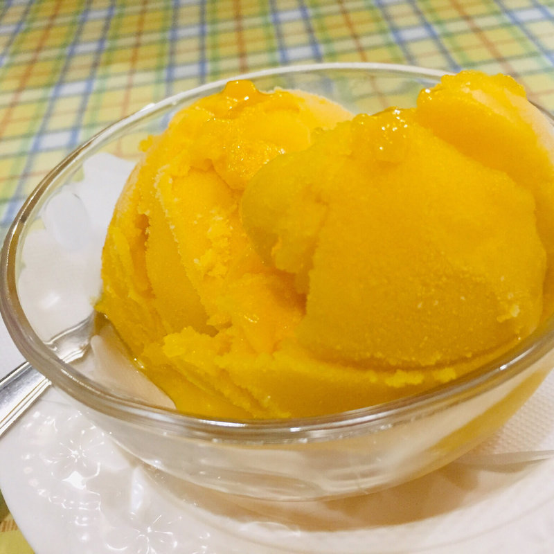 マンゴーシャーベット(本場インド料理 ラリグラス)