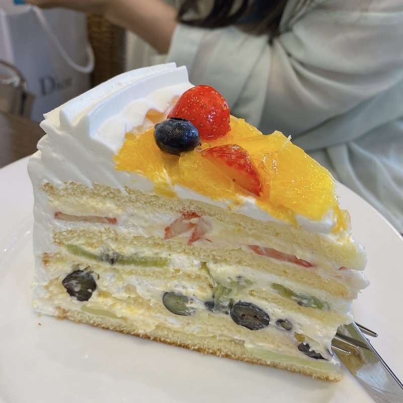 フレッシュフルーツケーキ(HARBS 神戸クレフィ三宮店)