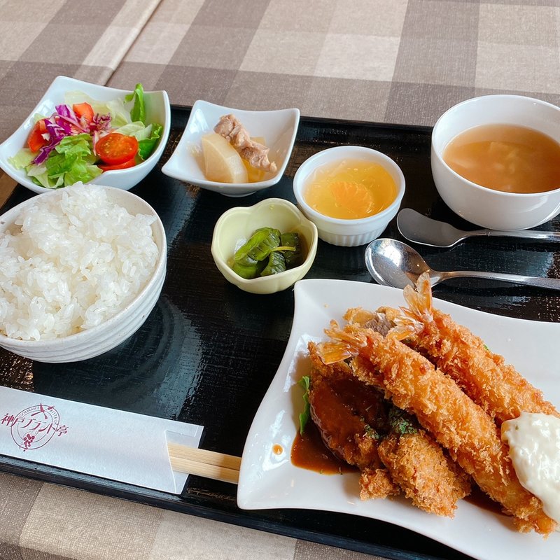 海老フライとポークヘレカツ　特製デミグラスソース(グルメビストロ 神戸ブランド亭)