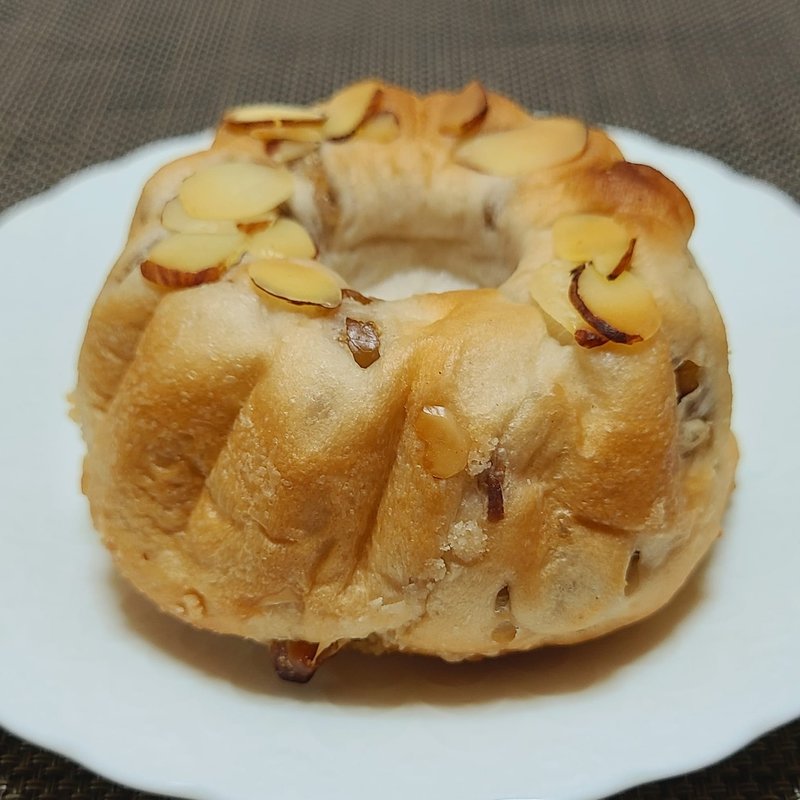 くるみメープルアーモンド(石窯ぱん くりや)