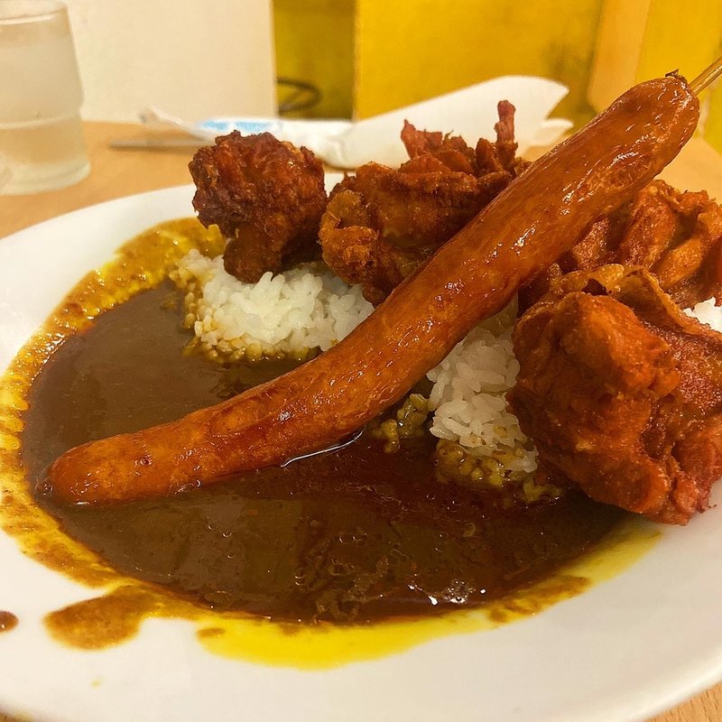 モモ唐揚げとウインナーカレー(辛来飯 （カーライス）)