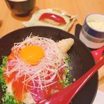 赤富士サーモン丼(寿司 魚がし日本一 大手町グランキューブ店)