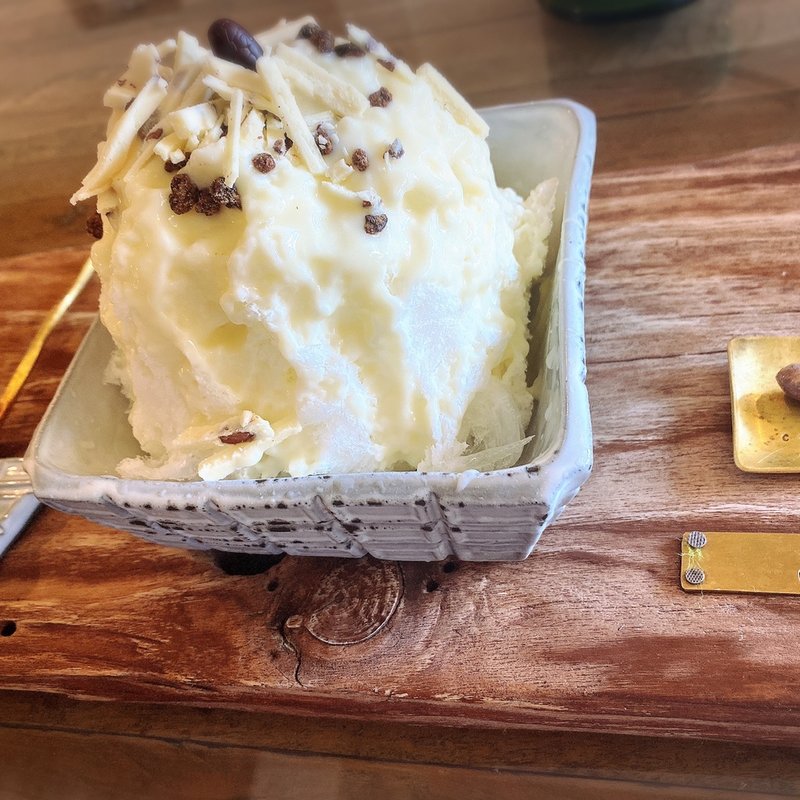 ホワイトチョコかき氷(森森舎 カフェ＆陶芸教室)