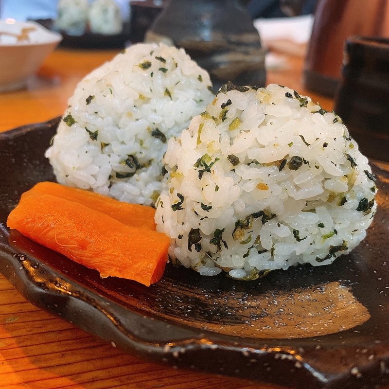 菜飯おにぎり(ソバイショクヤキョウ （蕎麦食居屋 郷~KYO~）)