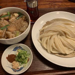 牛ホルモンのつけ汁うどん(いしづか)