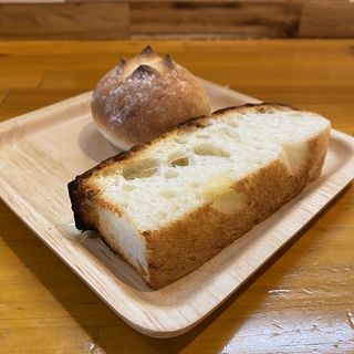 パン(キッチン まる藤商店)